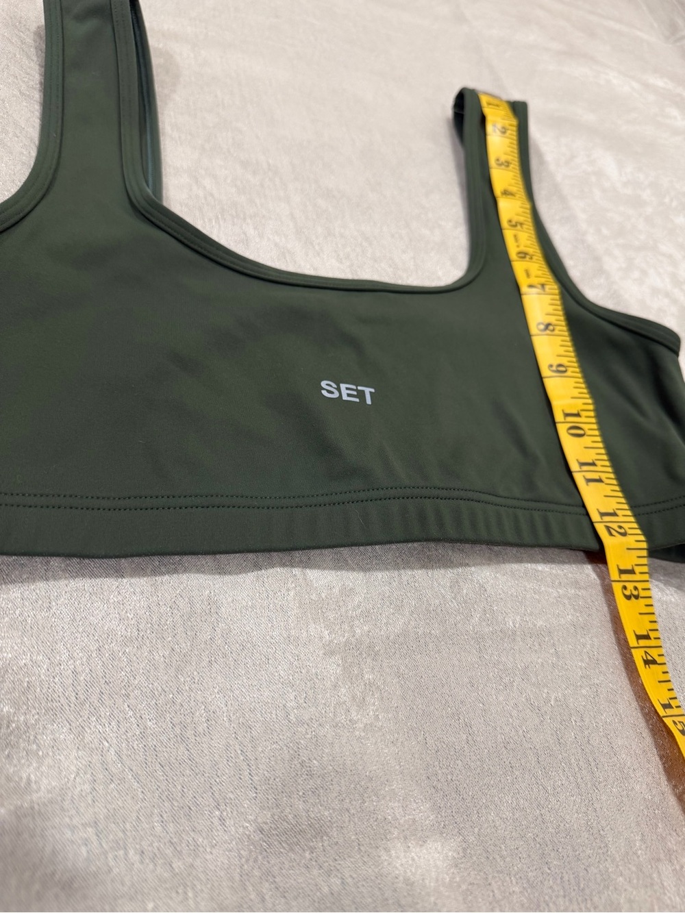 Set Active Green Sports Bra and Blue Active Shorts Set - Picture 8 of 10